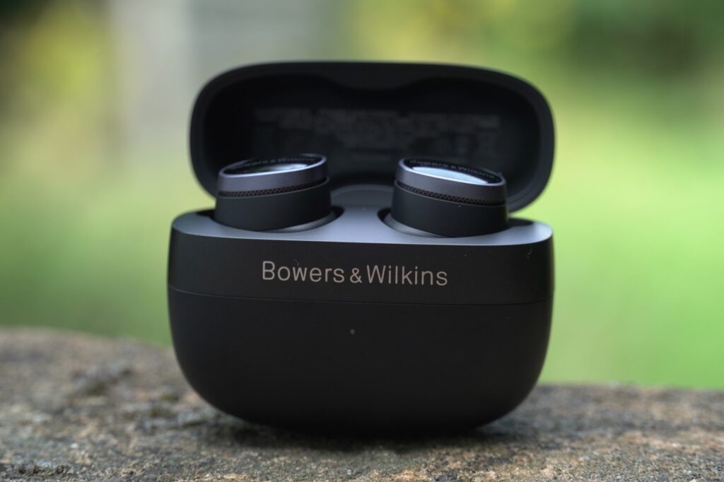 Bowers & Wilkins Pi8 Review