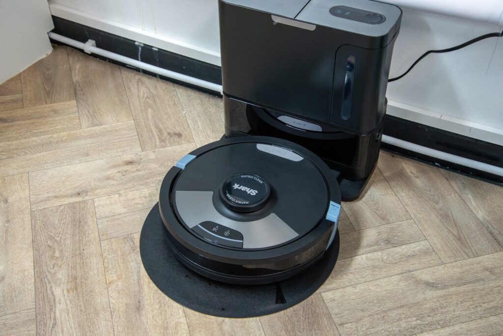 Shark Matrix Plus 2-in-1 Review: Powerful vacuuming, basic app